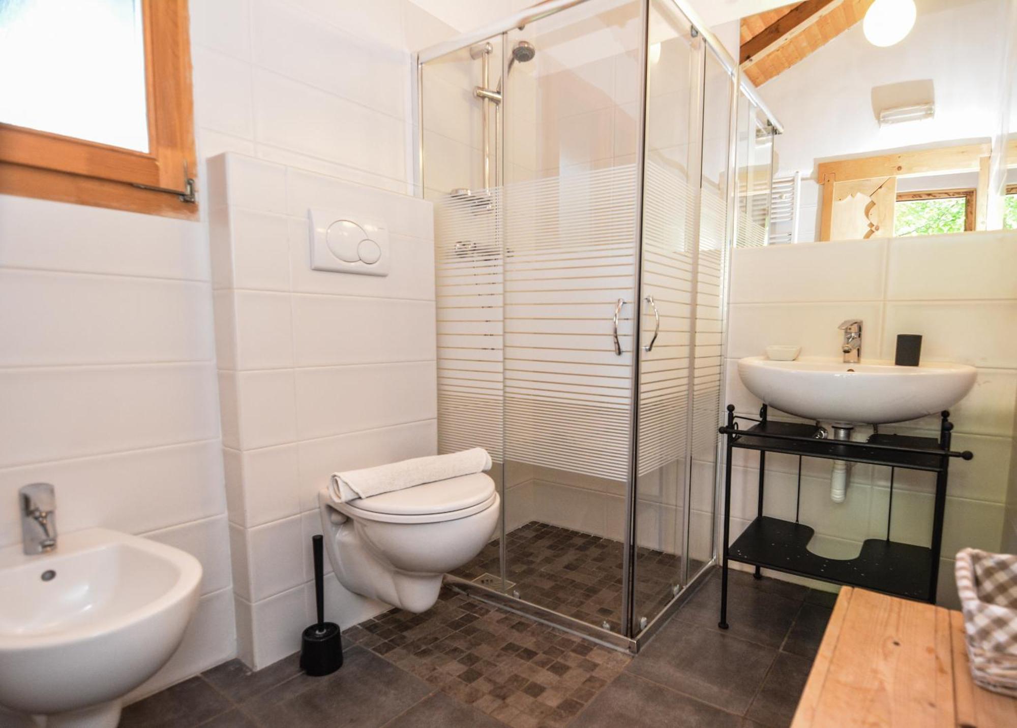 Agritur Airone Bed & Camping Levico Terme Room photo